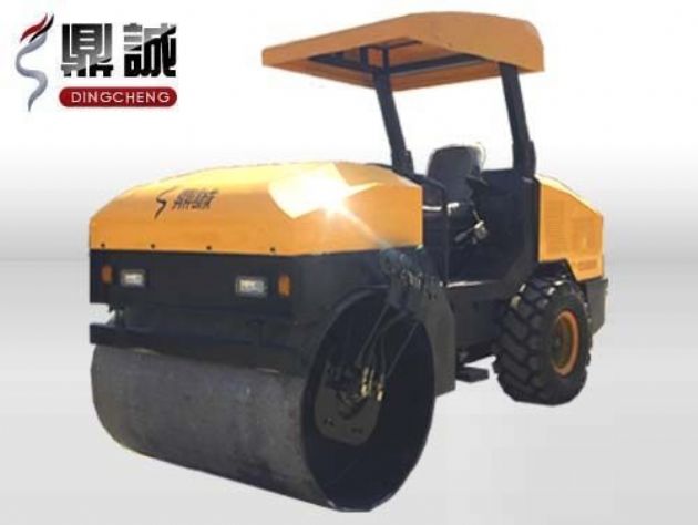 點擊查看詳細(xì)信息<br>標(biāo)題：4噸單鋼輪振動壓路機 閱讀次數(shù)：13621