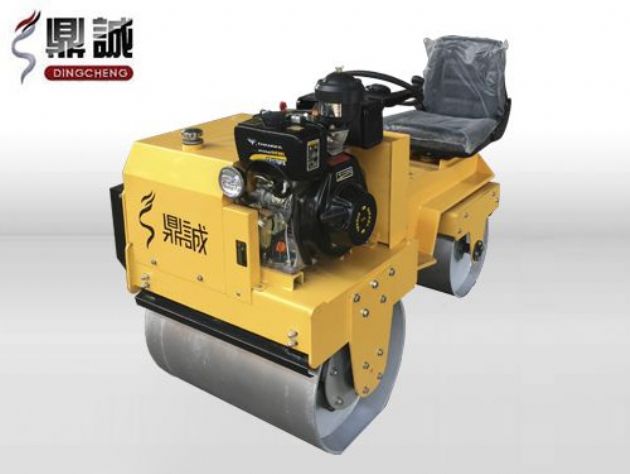 點擊查看詳細信息<br>標(biāo)題：DC850C座駕式壓路機 閱讀次數(shù)：15365