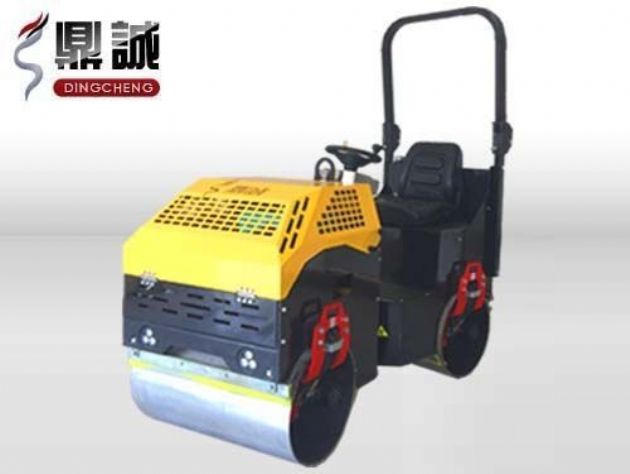 點擊查看詳細(xì)信息<br>標(biāo)題：1噸全液壓振動壓路機 閱讀次數(shù)：14438