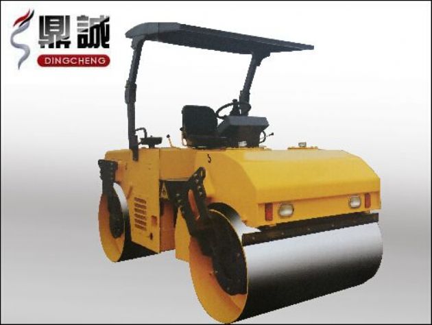 點擊查看詳細(xì)信息<br>標(biāo)題：6噸雙鋼輪振動壓路機 閱讀次數(shù)：13166